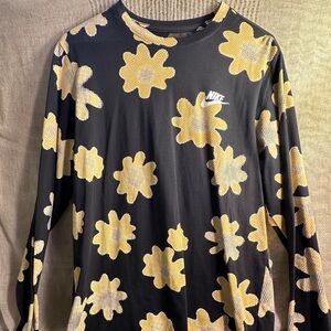 The Nike Tee, size Large, black yellow design long sleeve t shirt